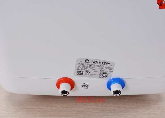Bình nóng lạnh Ariston BLUE 30 R/AN 2.5 FE có dung tích bình chứa 30 lít, phù hợp với gia đình có 3 - 5 thành viên