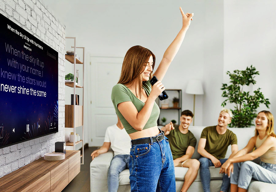 Biến tivi thành sân khấu karaoke Tivi Samsung Neo QLED 4K 85 Inch QA85QN80HA